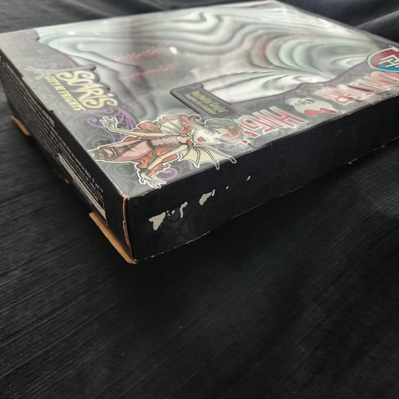 Monster High Rochelle Goyle Scaris Doll (2014) New in Box - Picture 3 of 4